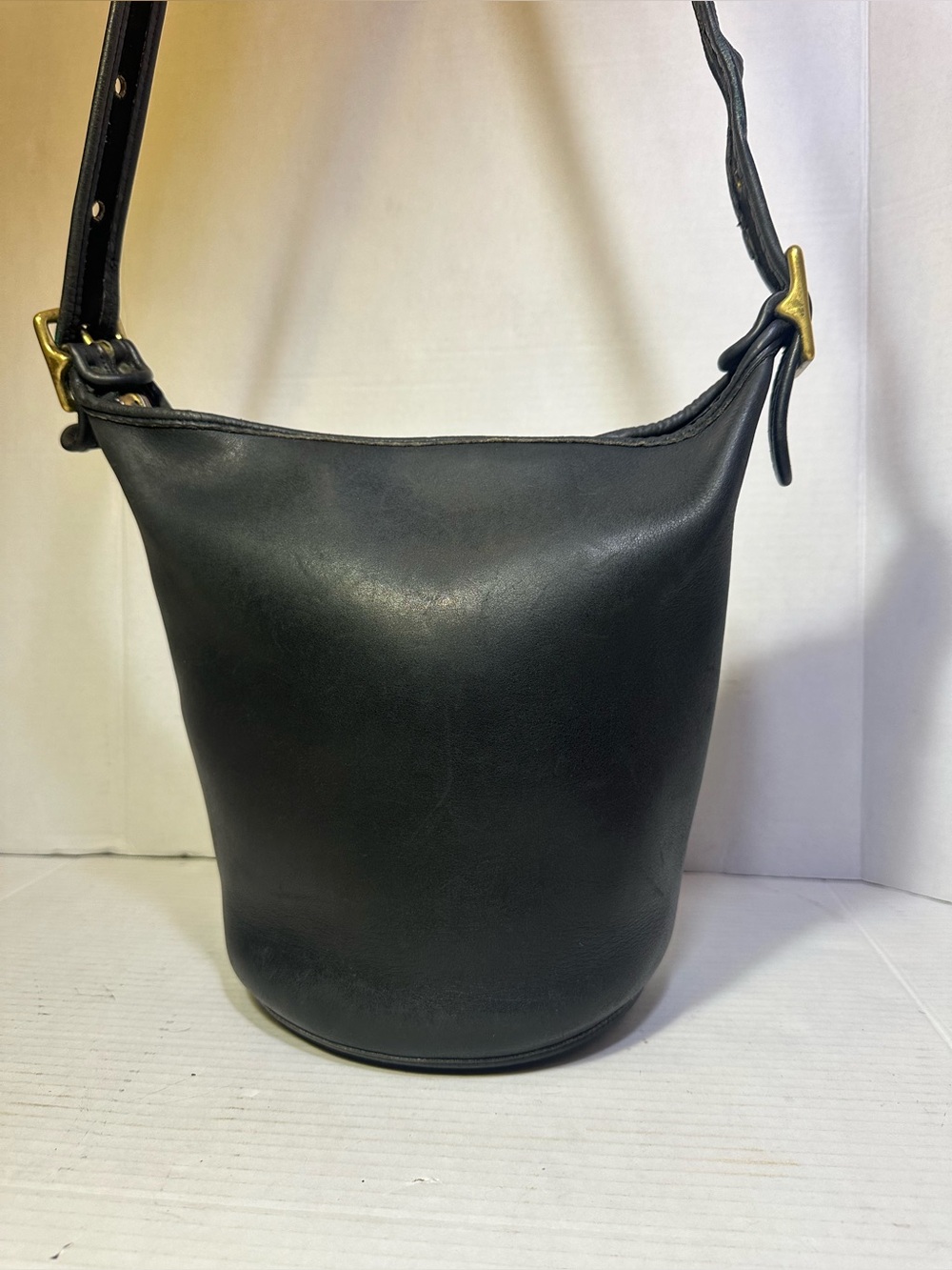 Vintage Coach Helen's Legacy Bucket Shoulder Bag 9953 Black Leather 90s USA